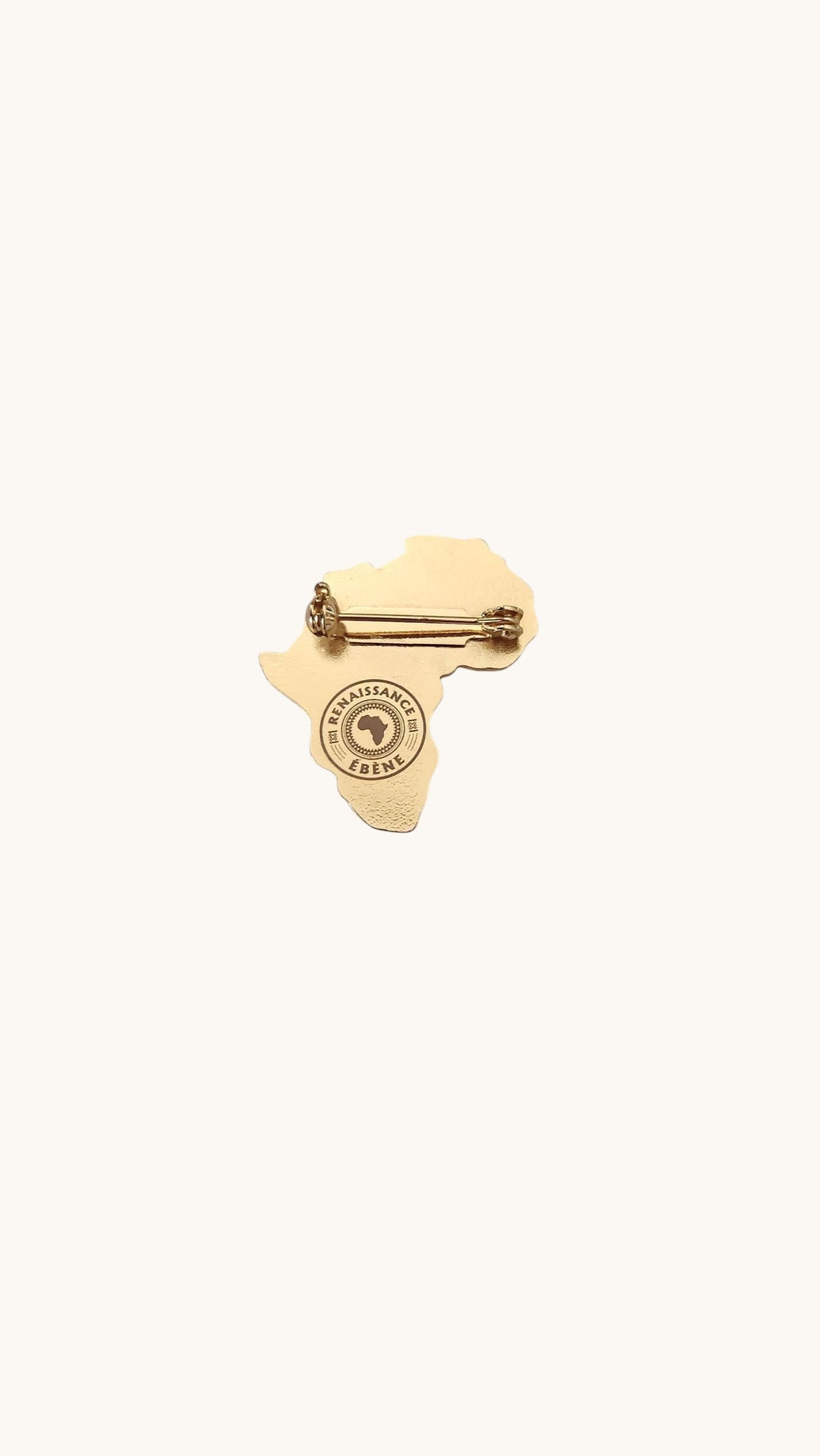 Dos de la broche Renaissance Ébène Olà en forme de carte de l'Afrique dorée avec épingle de fixation